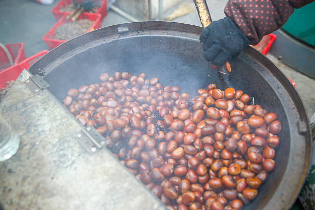 istock Vendors are stir fry chestnut 480247787