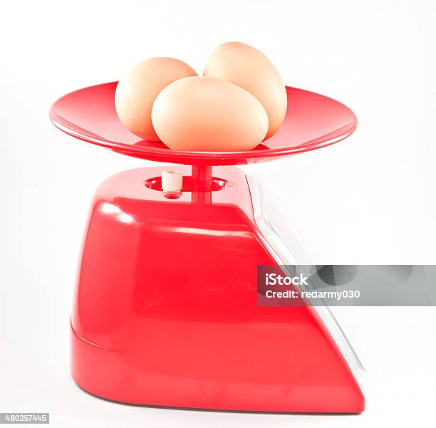 Jaja Na Skali - zdjęcia stockowe i więcej obrazów Białko jajka - Białko jajka, Dieta, Fotografika