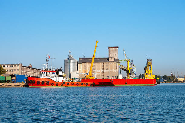 tug 배죠 및 barge - tugboat nautical vessel sea gdansk 뉴스 사진 이미지