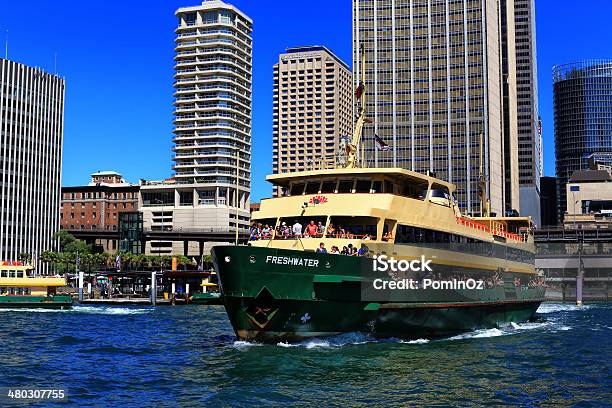 Ferry De Manly Sydney Deixar Circular Quay - Fotografias de stock e mais imagens de Ao Ar Livre - Ao Ar Livre, Arranha-céu, Austrália