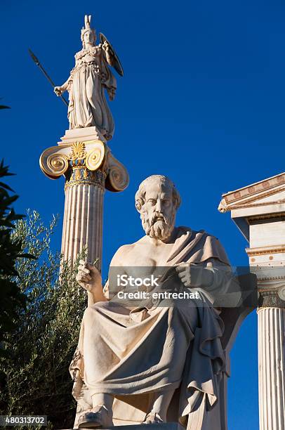 Estatua De Plato Atenas Grecia Foto de stock y más banco de imágenes de 2015 - 2015, Acrópolis - Atenas, Antiguo