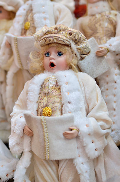 istock Christmas Carolers decoration 480325839