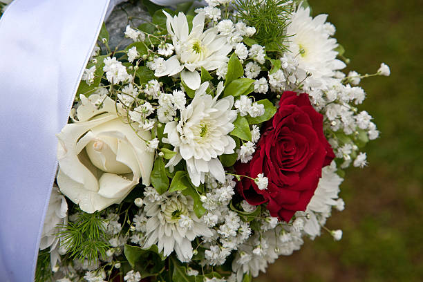 istock floral arrangements for wedding 480330946