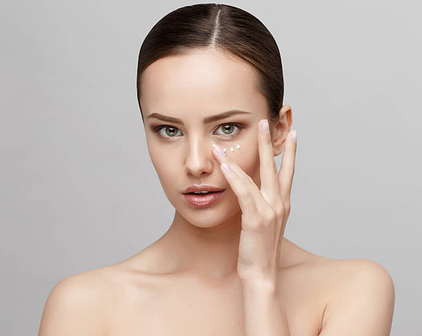 istock Beautiful Woman with Clean Fresh Skin 480332684