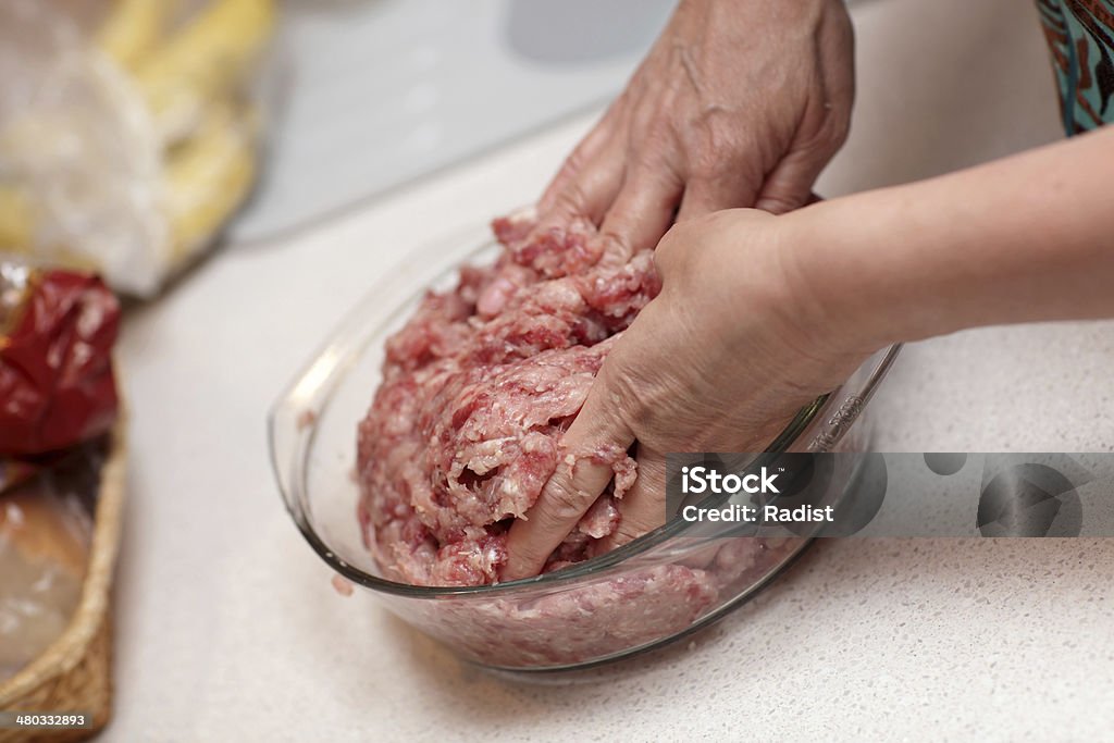 Cocinar carne picada de mezcla - Foto de stock de Carne libre de derechos