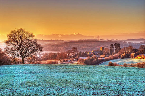 campagna inglese - england field autumn season foto e immagini stock