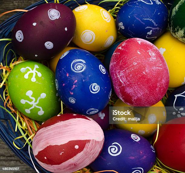 Пасхальные Яйцо — стоковые фотографии и другие картинки Апрель - Апрель, Белый, Веселье