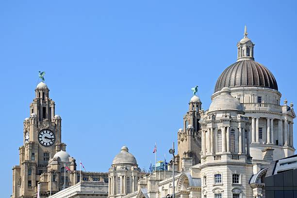 les trois grâces, liverpool. - cunard building photos et images de collection