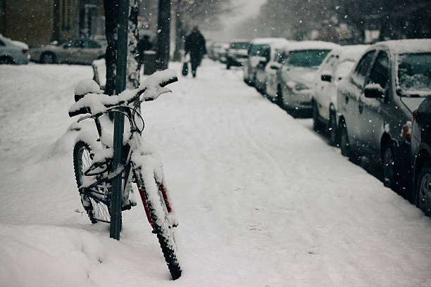 istock Bike in a snowy Montreal 480348880