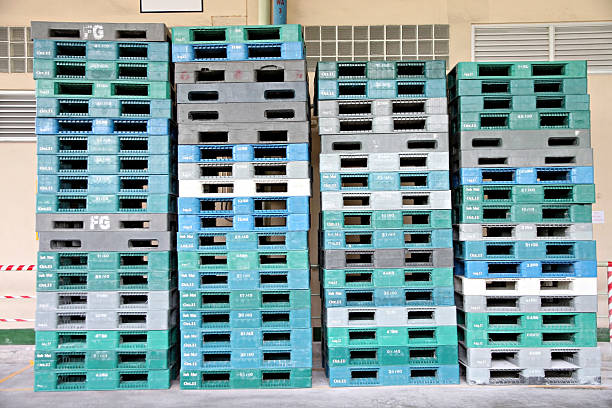 istock Plastic pallets are stacked can cause accidents. 480350687