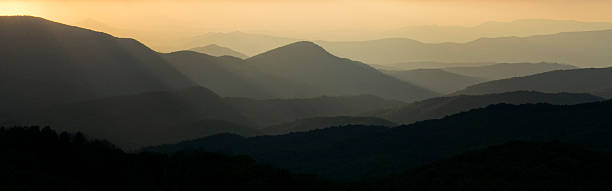 スモーキー山脈の素晴らしい夕日 - tennessee great smoky mountains great smoky mountains national park north carolina ストックフォトと画像