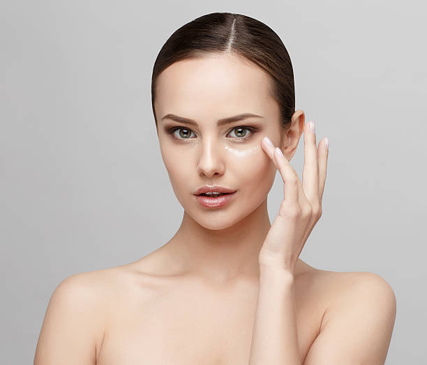 istock Beautiful Woman with Clean Fresh Skin 480355772