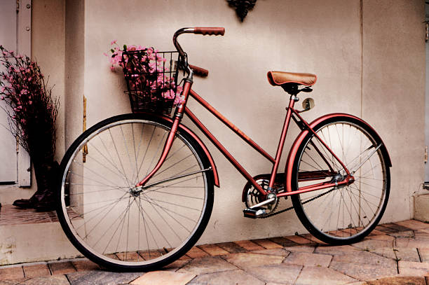 istock Vintage Bicycle With Flowers 480361692