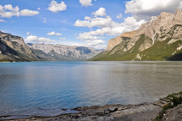 istock Lake Minnewanka, Rocky Mountains (Canada) 480362277