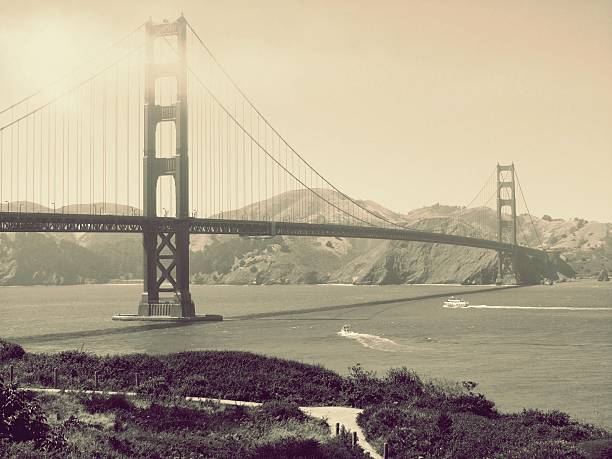 istock Golden Gate Bridge black and white 480371369