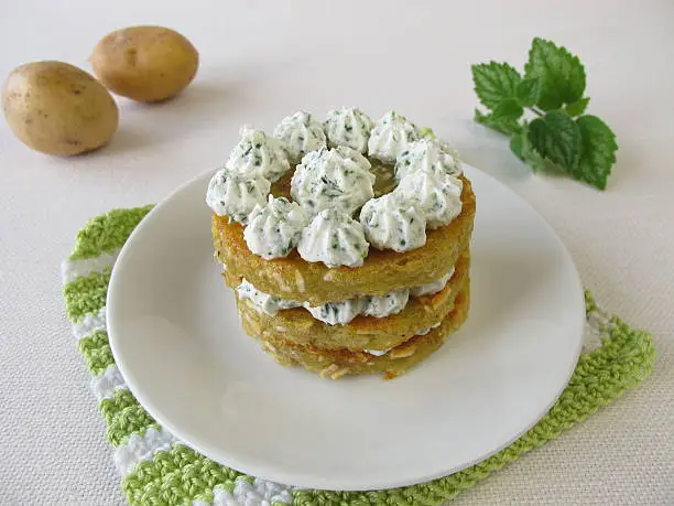 Layered potato pancakes with cream cheese  - Kartoffeltörtchen mit Kräuterfrischkäse