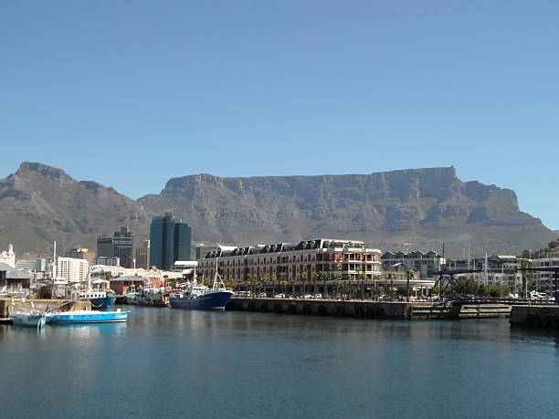 istock Marina of Capetown with clear table mountain view 480379885