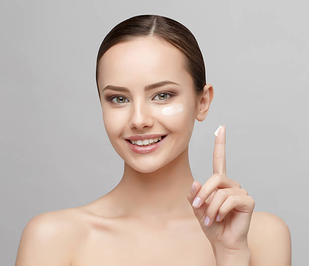 istock Beautiful Woman with Clean Fresh Skin 480391334