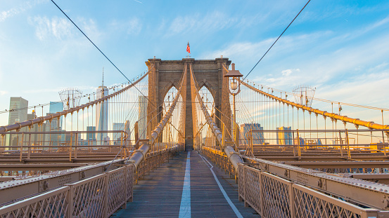 The Brooklyn Bridge connects Manhattan to Brooklyn across the East River. 