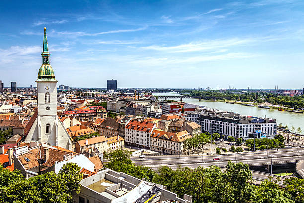 bratislava 스카이라인 - 슬로바키아 뉴스 사진 이미지