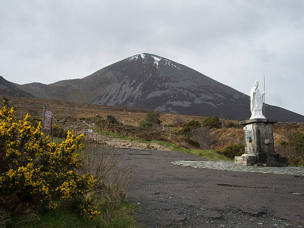 croagh patrick, irlandia - croagh patrick zdjęcia i obrazy z banku zdjęć