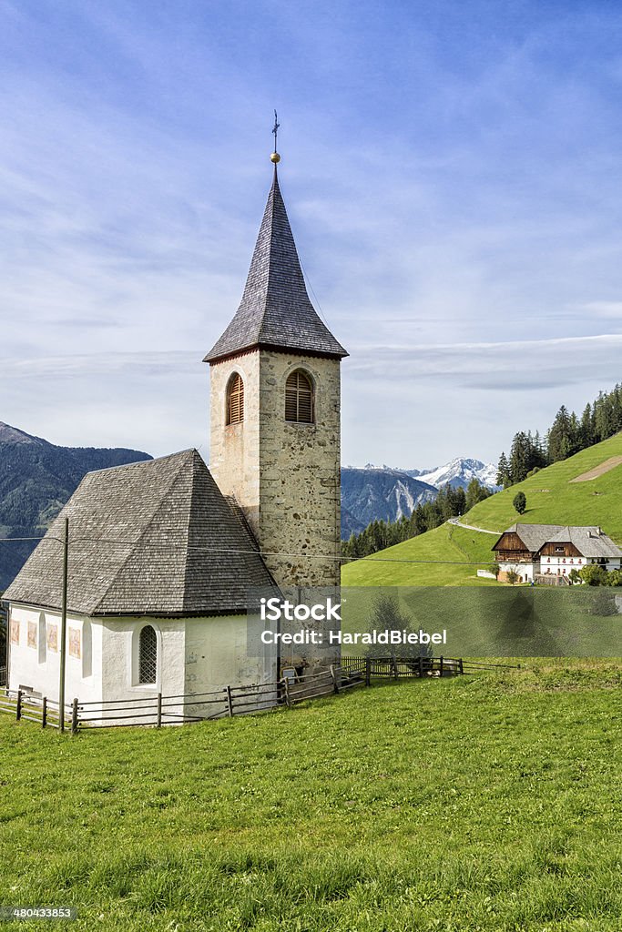 Petite Église au Tyrol du Sud, Italie - Photo de Alpes européennes libre de droits