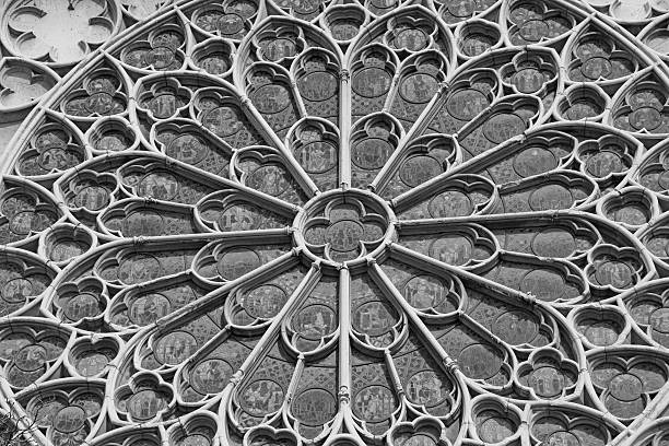 rose window, notre-dame de paris kathedrale, frankreich - rose window ile de la cite paris france notre dame stock-fotos und bilder