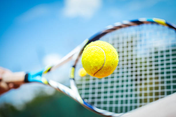 jogador de ténis - tennis court tennis racket forehand imagens e fotografias de stock