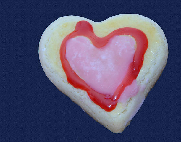 cookies em forma de coração - herzform imagens e fotografias de stock