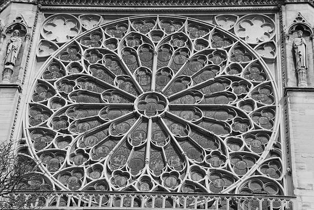 rose window, notre-dame de paris kathedrale, frankreich - rose window ile de la cite paris france notre dame stock-fotos und bilder