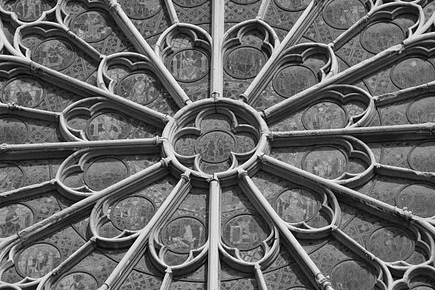 rose window, notre-dame de paris kathedrale, frankreich - rose window ile de la cite paris france notre dame stock-fotos und bilder