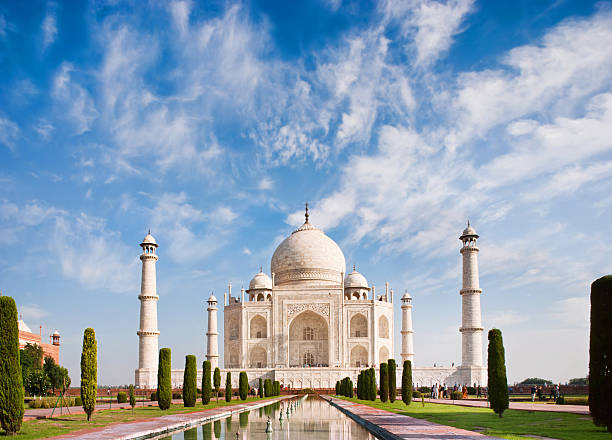 istock Taj Mahal on a sunny day with beautiful sky 480465186