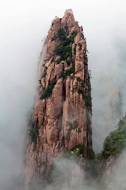 montanha huangshan mountain (amarela), china - huangshan mountains - fotografias e filmes do acervo