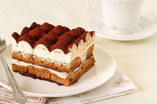 тирамису - tiramisu dessert italian culture cake стоковые фото и изображения