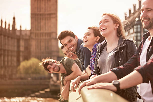 è così bello avere gli amici - big ben london england uk british culture foto e immagini stock