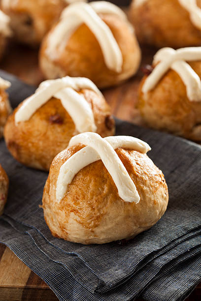istock Homemade Hot Cross Buns with Cranberries 480498975