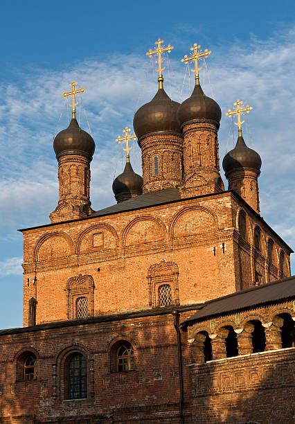 dormição catedral em moscovo - patriarchal cross imagens e fotografias de stock