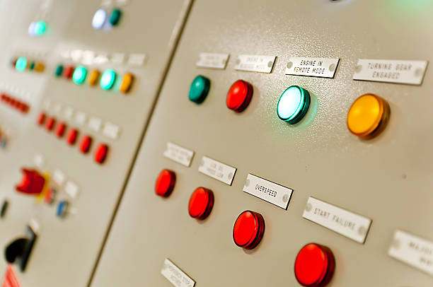 salle de contrôle d'un grand navire - control panel power switch video game photos et images de collection