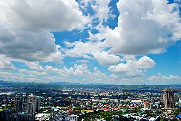 soleggiata vista panoramica aerea della città - urban growth audio foto e immagini stock