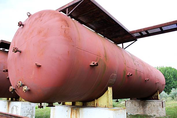 engrenagem cilindro de gás liquefeito - liquified petroleum gas imagens e fotografias de stock