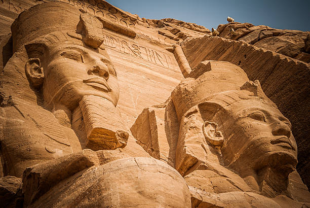 abu simbel - templo de nefertari fotografías e imágenes de stock