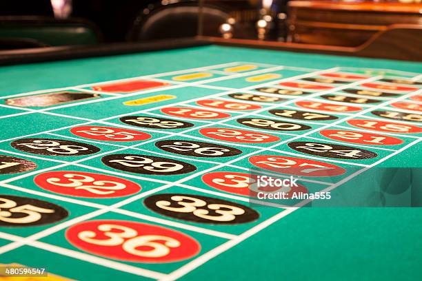 Superfície De Uma Mesa De Roleta No Casino - Fotografias de stock e mais imagens de Acaso - Acaso, Arte, Cultura e Espetáculo, Casino