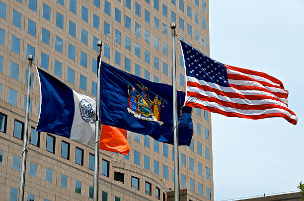 usa, n.y.  bandiere & stato di new york, manhattan, new york city - us state flag national flag flag three objects foto e immagini stock
