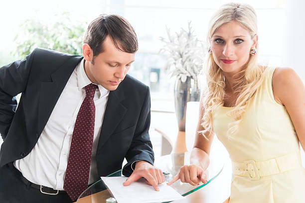istock Buyer and Seller 480602363