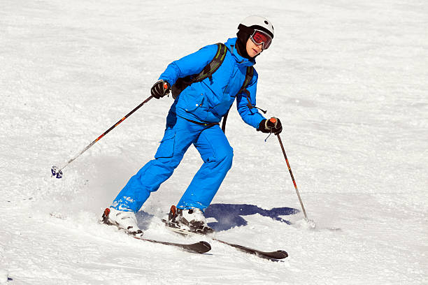 schnee skifahren - carving skiing stock-fotos und bilder