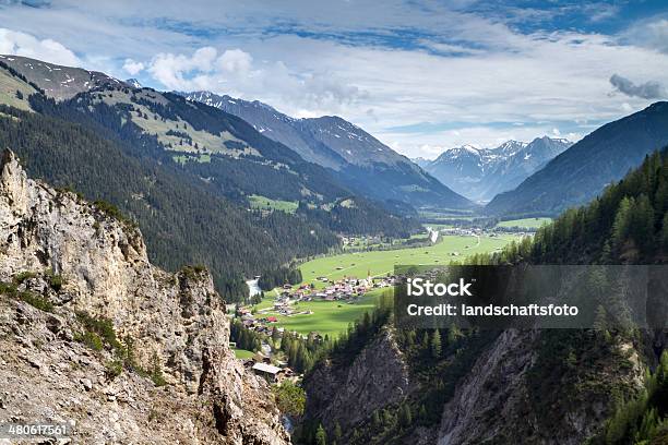 Vista Da Aldeia Stockach - Fotografias de stock e mais imagens de Acaso - Acaso, Aldeia, Alpes Lechtal