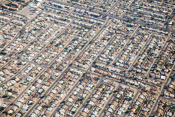 vue aérienne de phoenix, en arizona - phoenix arizona city road photos et images de collection