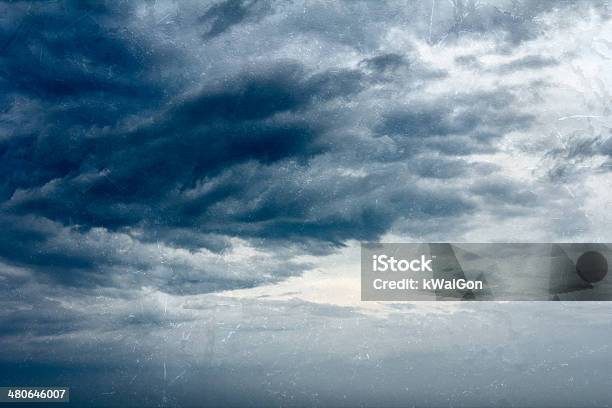 Foto de Grundgy Storm e mais fotos de stock de Texturizado - Efeito Fotográfico - Texturizado - Efeito Fotográfico, Antigo, Chuva