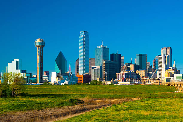 istock Dallas downtown skyline landmark arrangement 480646527