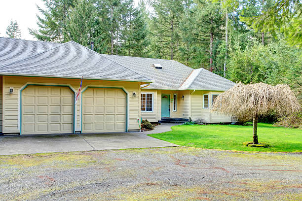 istock American one story house 480683693